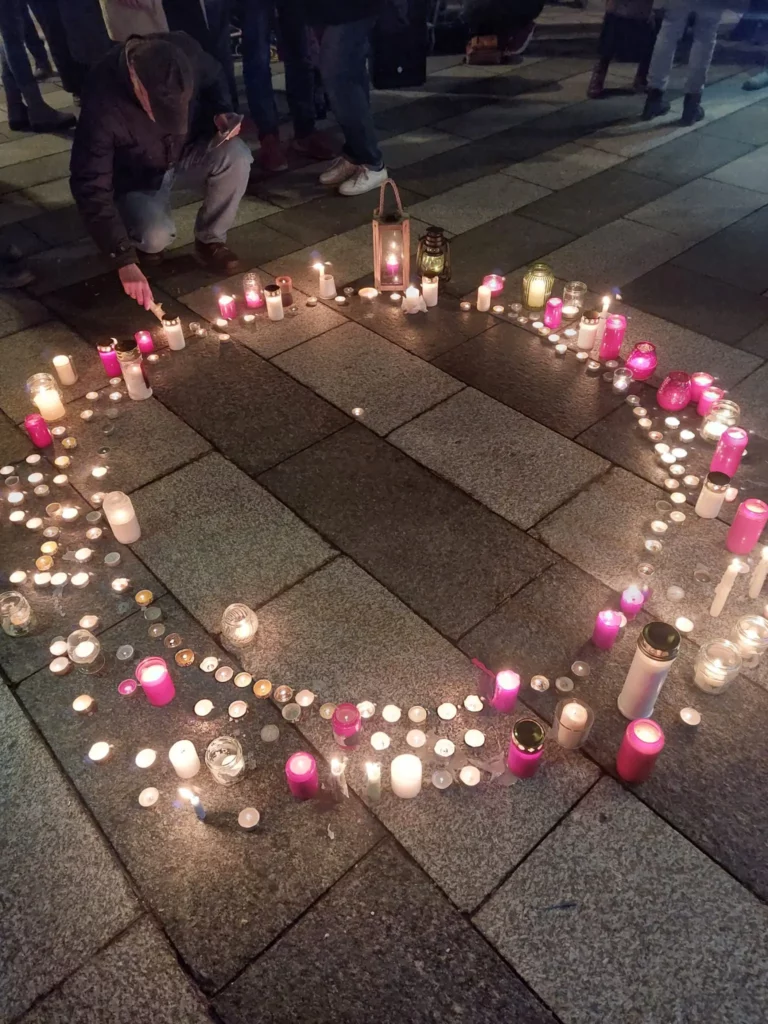 Lichtermeer St. Pölten Demo Demokratie verteidigen am Rathausplatz